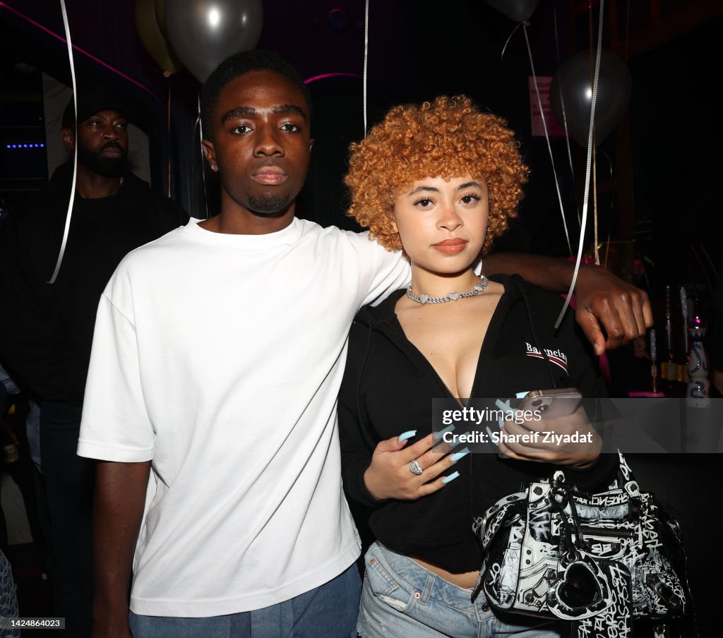 Cardi B Celebrates Family Time with Epic NYC Tavern Feast and a Generous Tip!