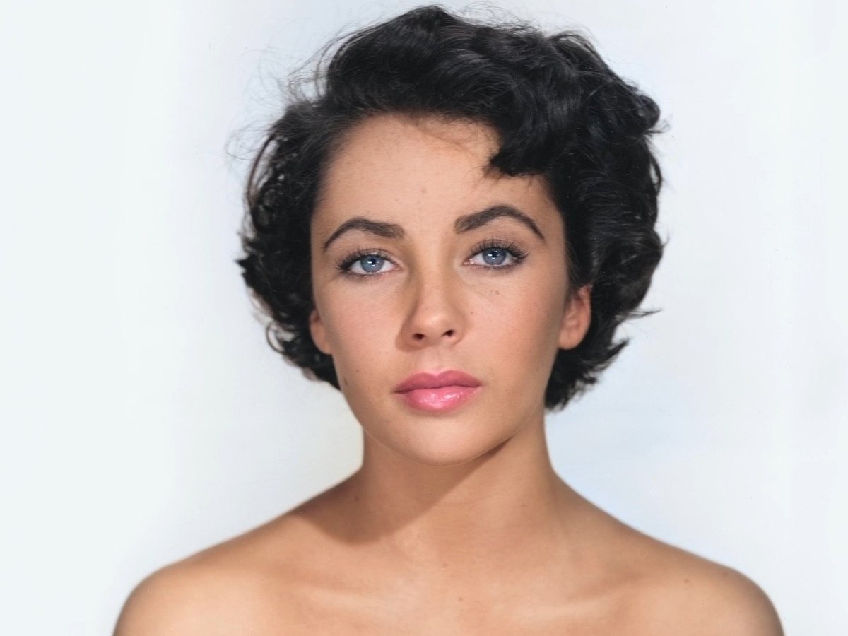Elizabeth Taylor: A Screen Legend’s Tumultuous Journey