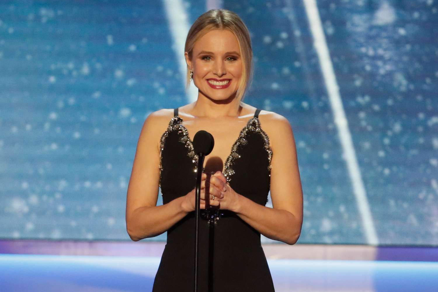 Kristen Bell’s Hilarious Time-Travel Teaser for SAG Awards