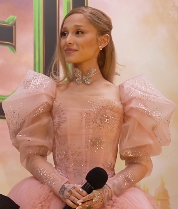 Ariana Grande and Ethan Slater Steal the Show at 2025 SAG Awards!