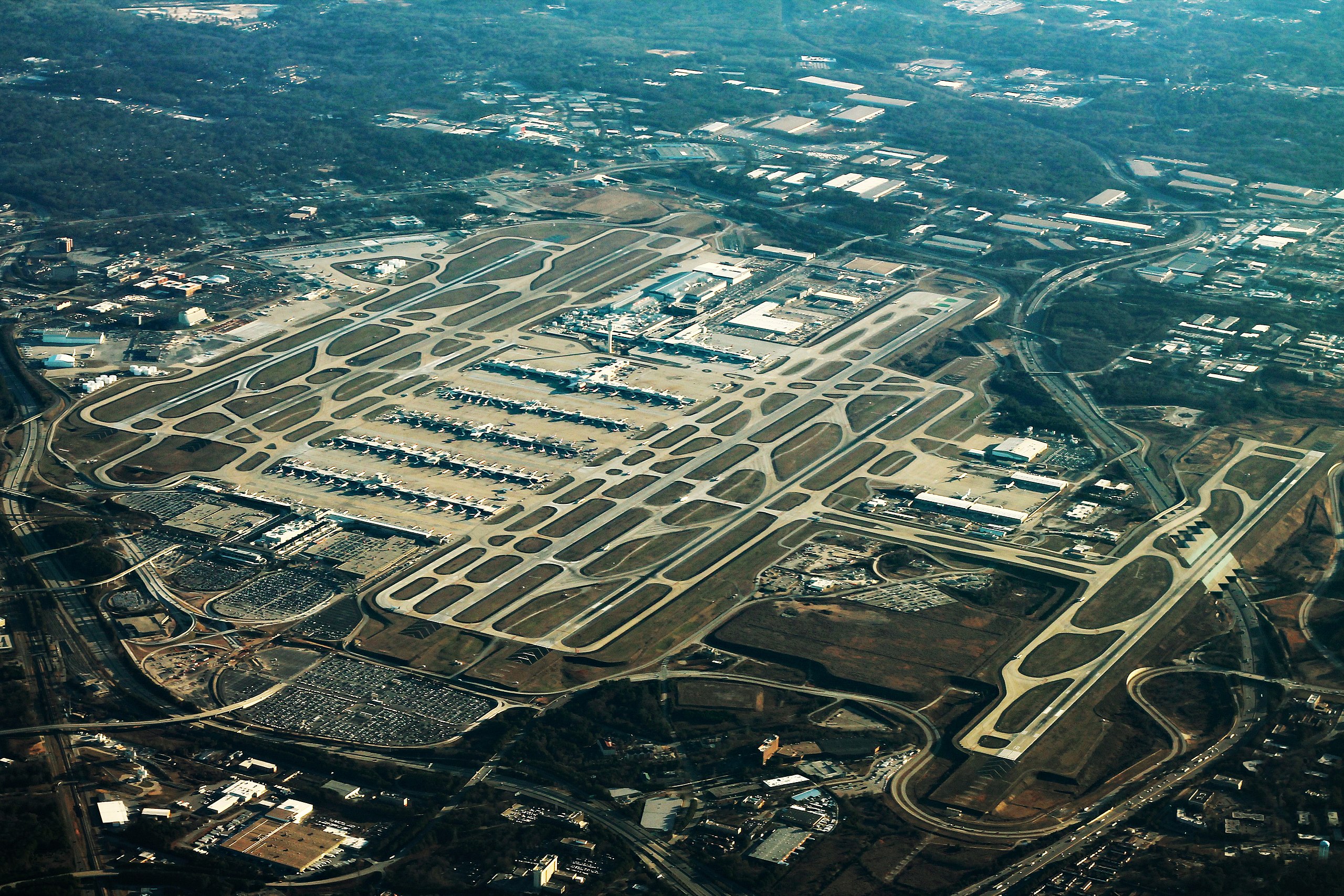 Passenger Pandemonium: Massive Brawl Erupts at Atlanta Airport