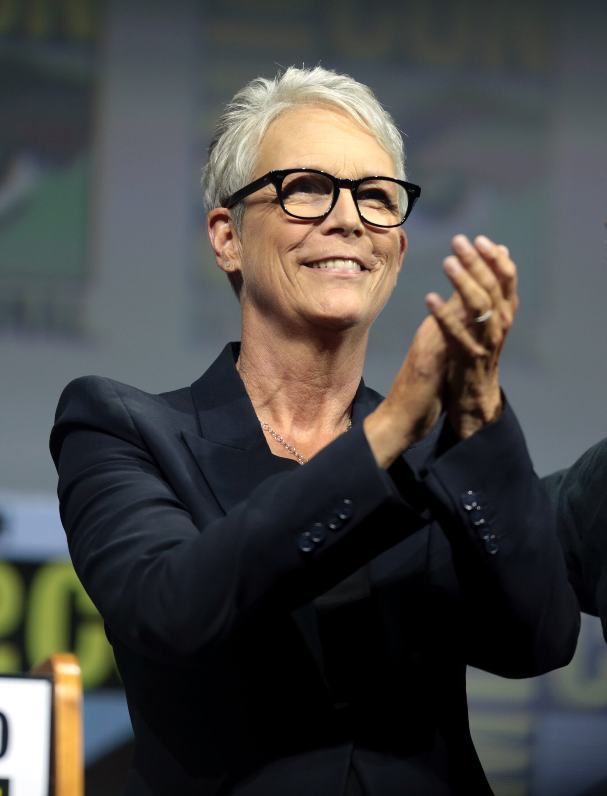 Jamie Lee Curtis Steals the Show in Bold Outfit at 2025 SAG Awards!
