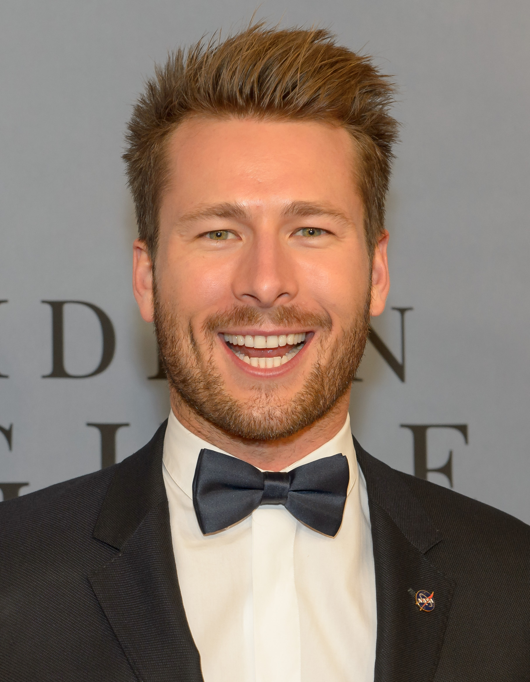“Hollywood Hurt: Glen Powell and the Wildest On-Set Injuries”