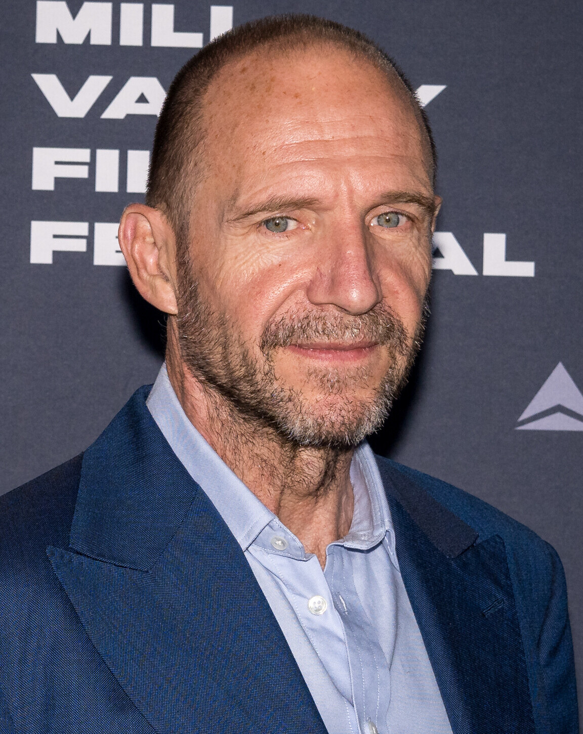 Ralph Fiennes Gives a Heartfelt Shout-Out to Stanley Tucci at SAG Awards