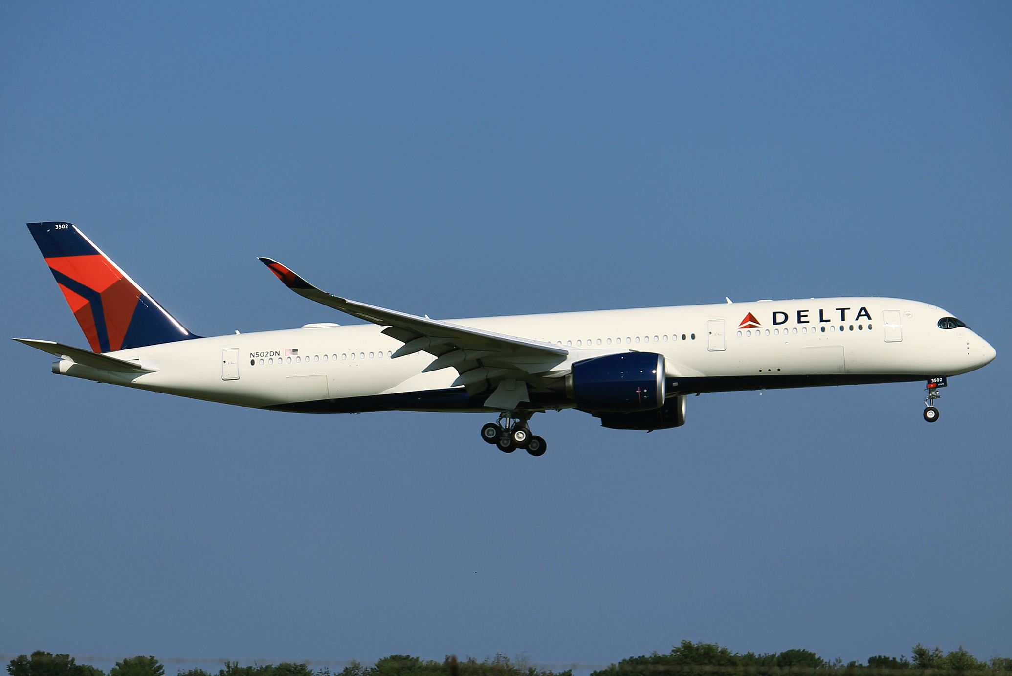Delta Air Lines Offers $30,000 to Passengers After Miraculous Crash Landing