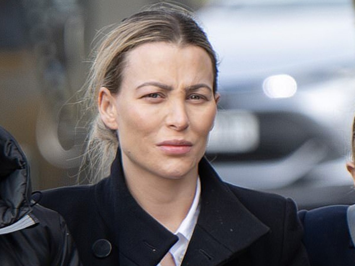 British Mother Fakes Cancer to Defraud Partner of $32K, Spends it on Cosmetic Surgery