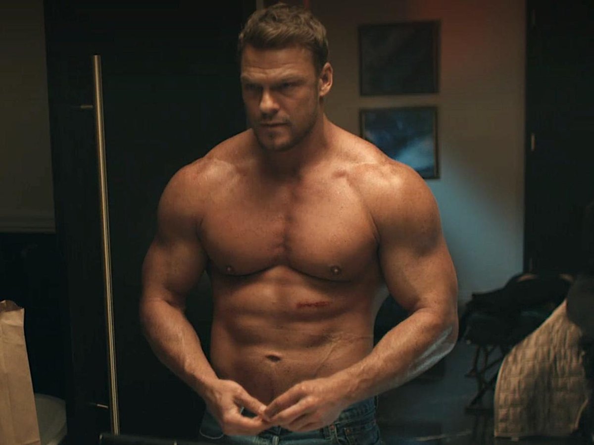 Fans Can’t Believe Alan Ritchson Got Knocked Out Filming Reacher’s Season 3 Finale
