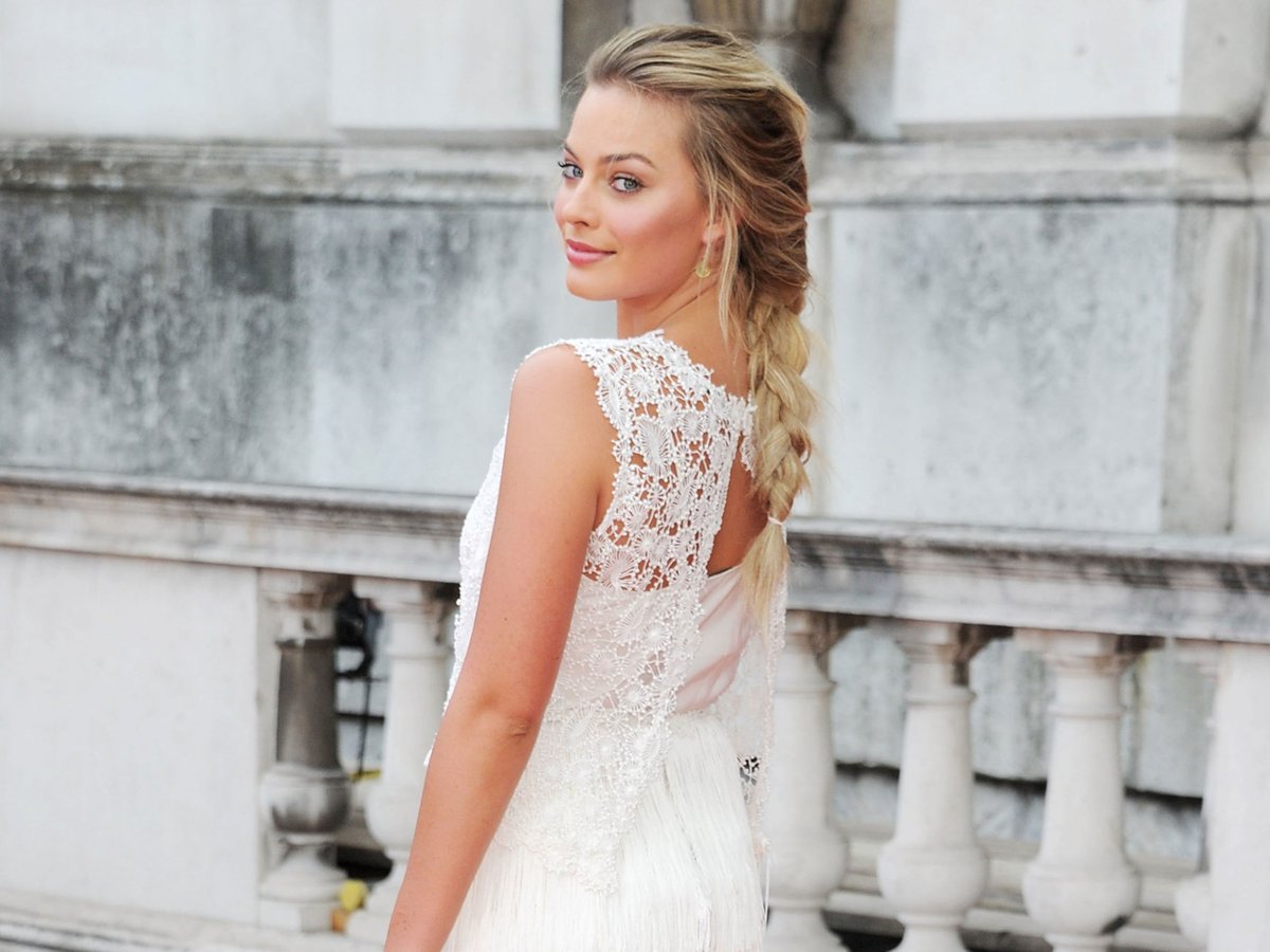 Fans Can’t Believe Margot Robbie’s Stunning Transformation in Bridal Gown for Wuthering Heights