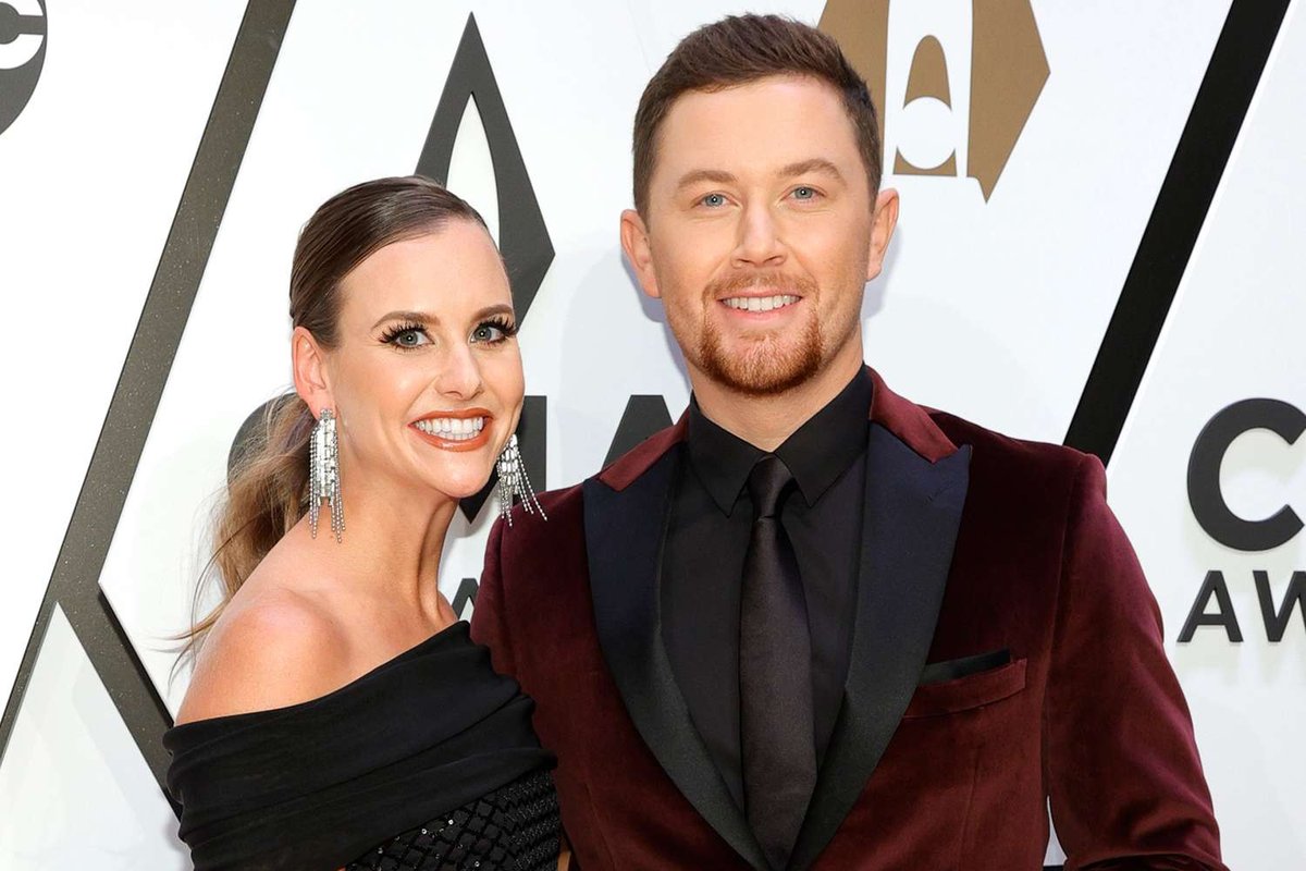 Fans Can’t Believe Scotty McCreery’s Hilarious Onstage Slip: “Who Put That There?