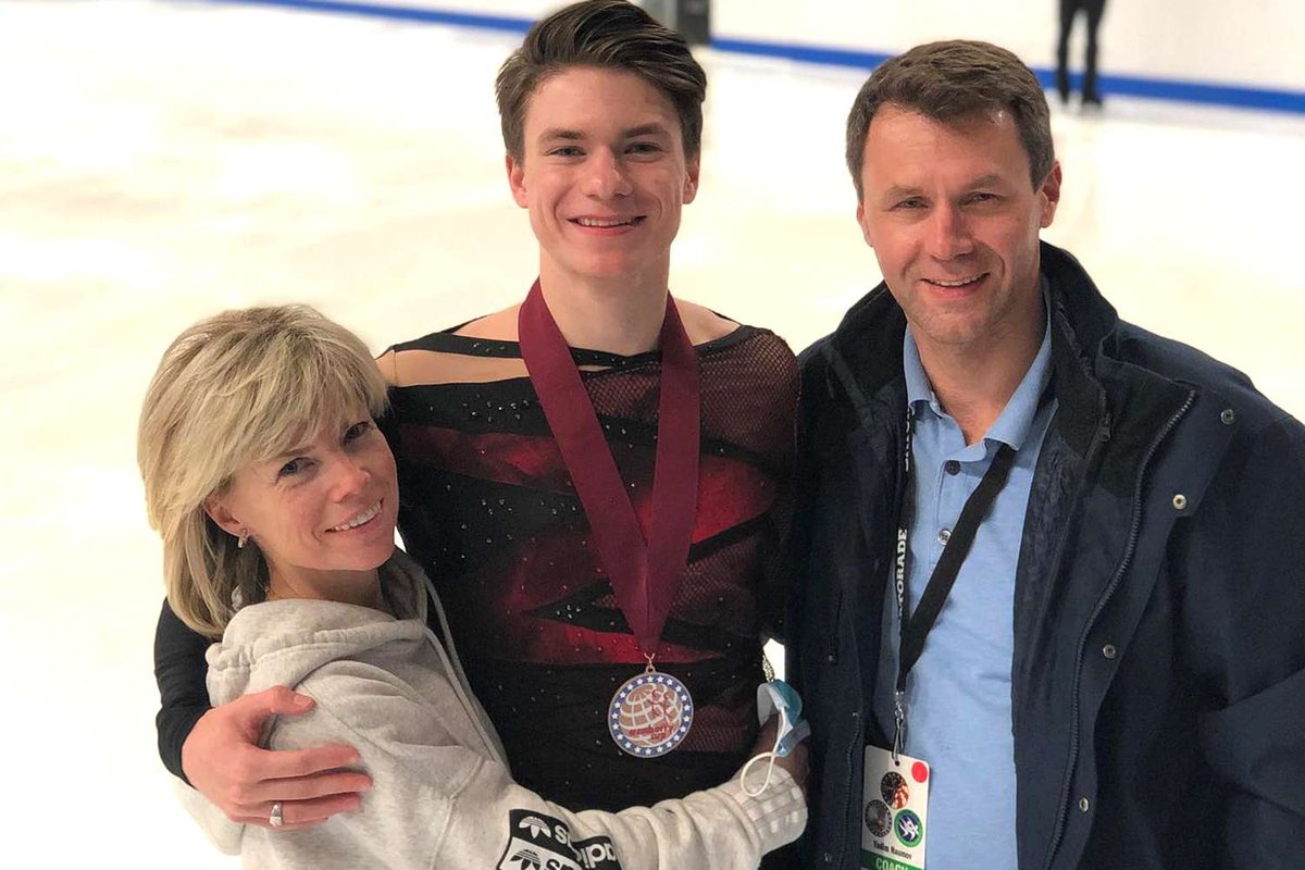 Heartfelt Tribute on Ice: Maxim Naumov’s Emotional Dance After Tragedy