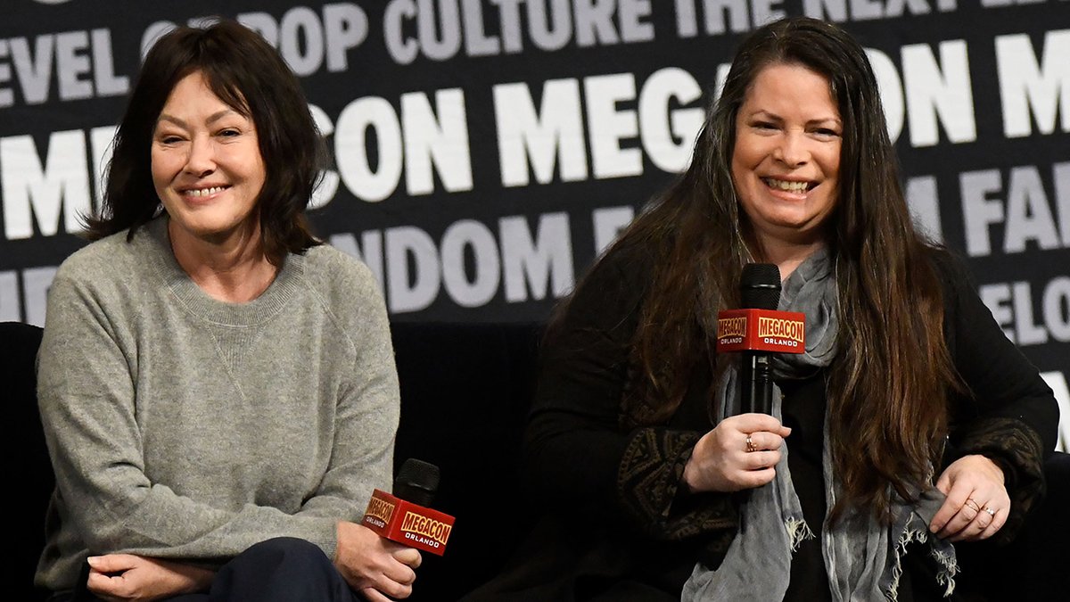 Holly Marie Combs Reflects on the Charm of “Charmed” and the Allure of “Pretty Little Liars