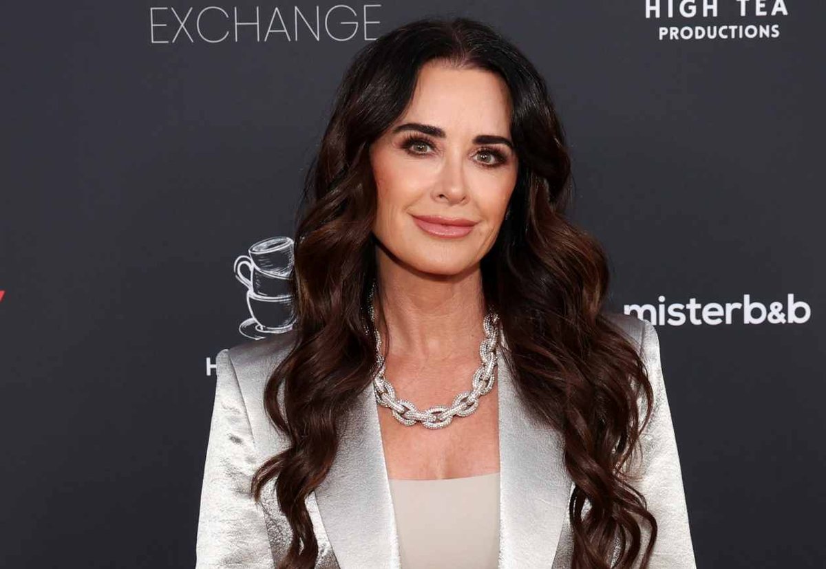 Kyle Richards Faces Relationship Rumors and Lesbian Speculations at RHOBH Reunion