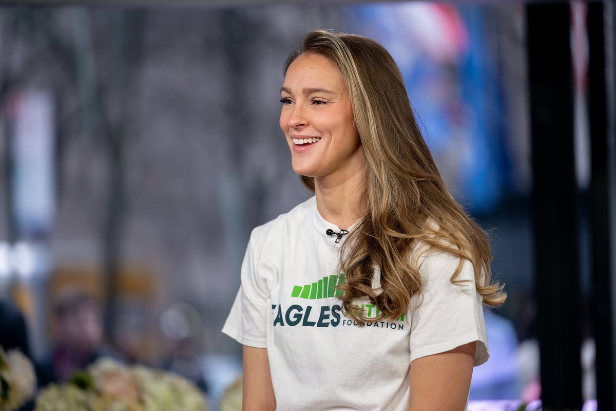 Kylie Kelce Considers Andie for Baby Name, Inspired by Kate Hudson’s Iconic Role