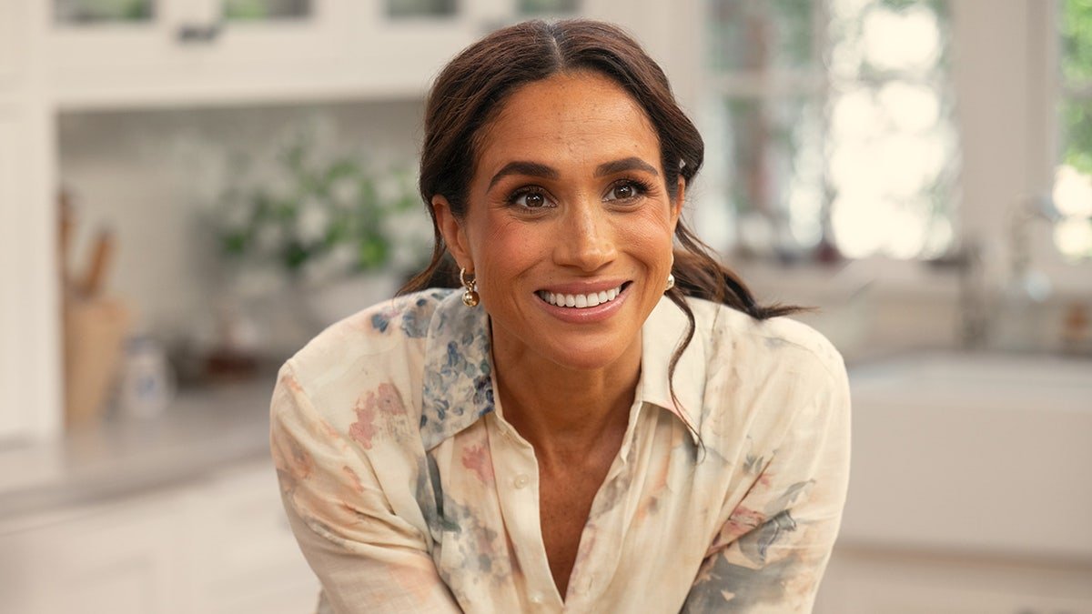 Meghan Markle’s Online Closet: A Royal Fashion Statement Unveiled