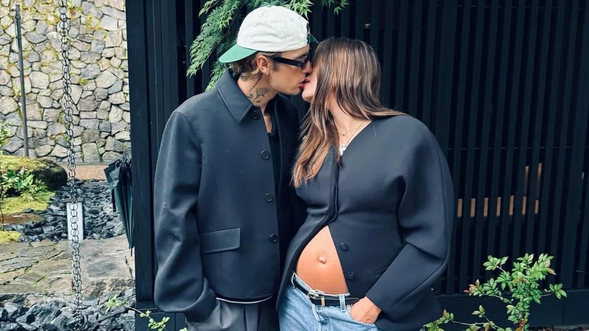 Paris Fashion Week: Celeb Style Icons Dazzle in the City of Lights