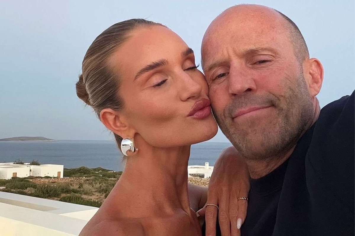 Rooftop Revelations: Top Model Rocks a Tiny Bikini