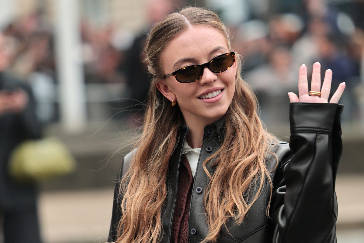 ** Sydney Sweeney’s Wild Safari: Living Her Best Life Amid Split Rumors

**