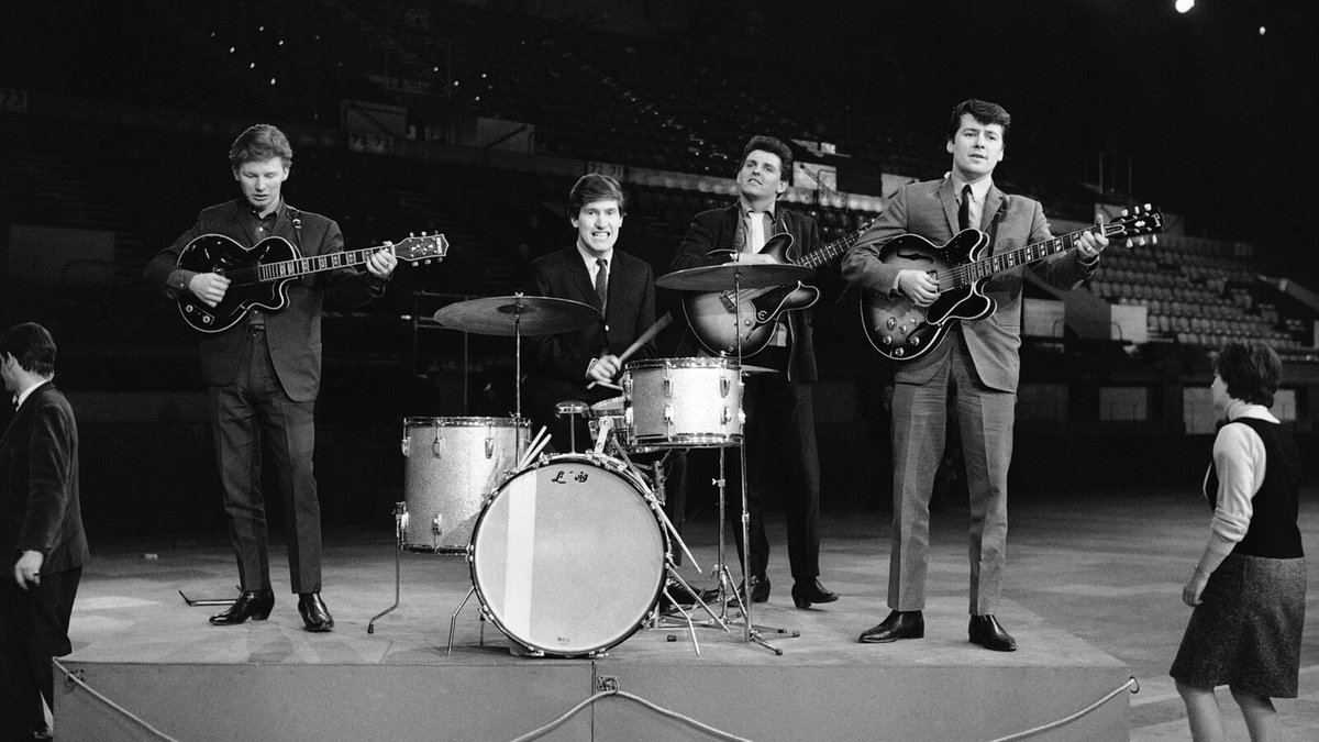 The Searchers Say Goodbye: A Final Farewell at Glastonbury