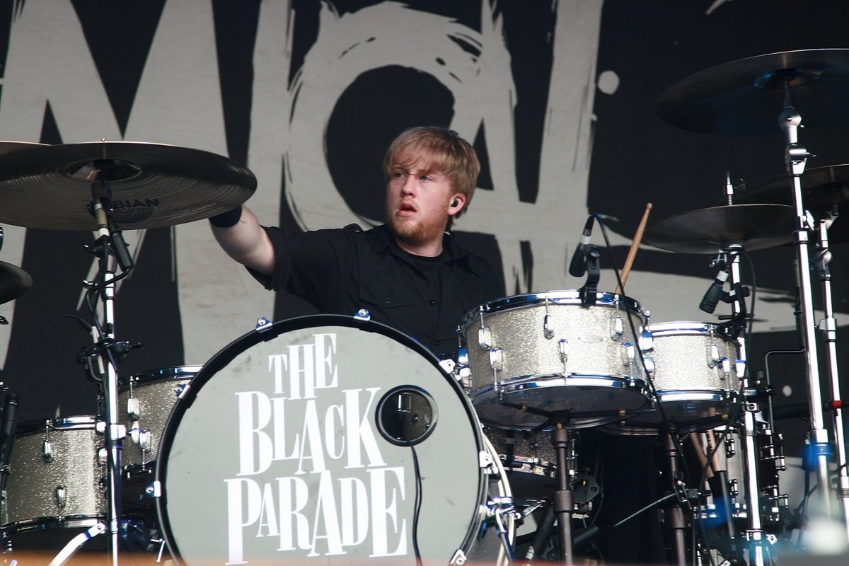 Tragic Discovery: My Chemical Romance’s Bob Bryar Found with Nitrous Oxide Canisters