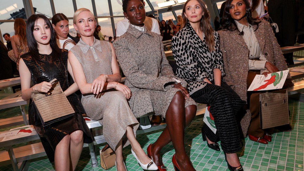 Unveiling Elizabeth Olsen’s Chic Charm: Spot the Differences!