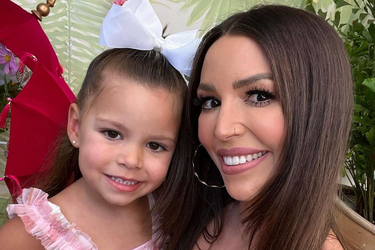 Vanderpump Rules’ Scheana Shay Flies Into the Spotlight as the Bat on The Masked Singer