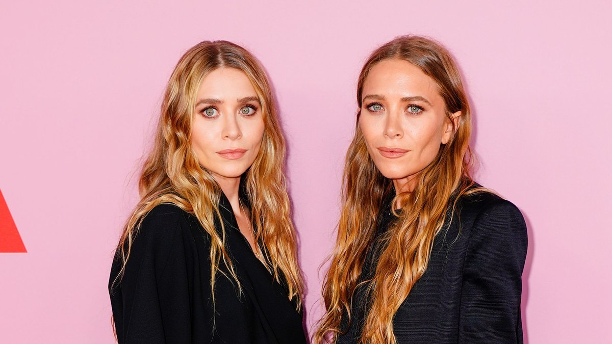 ** What You Didn’t Know About Mary-Kate and Ashley Olsen’s Hair Secrets
**