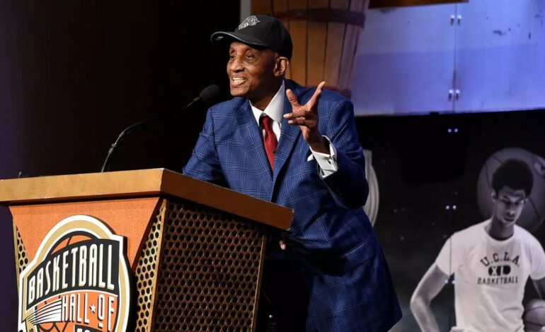 Basketball Royalty Falls: How Dick Barnett Revolutionized the New York Knicks Forever