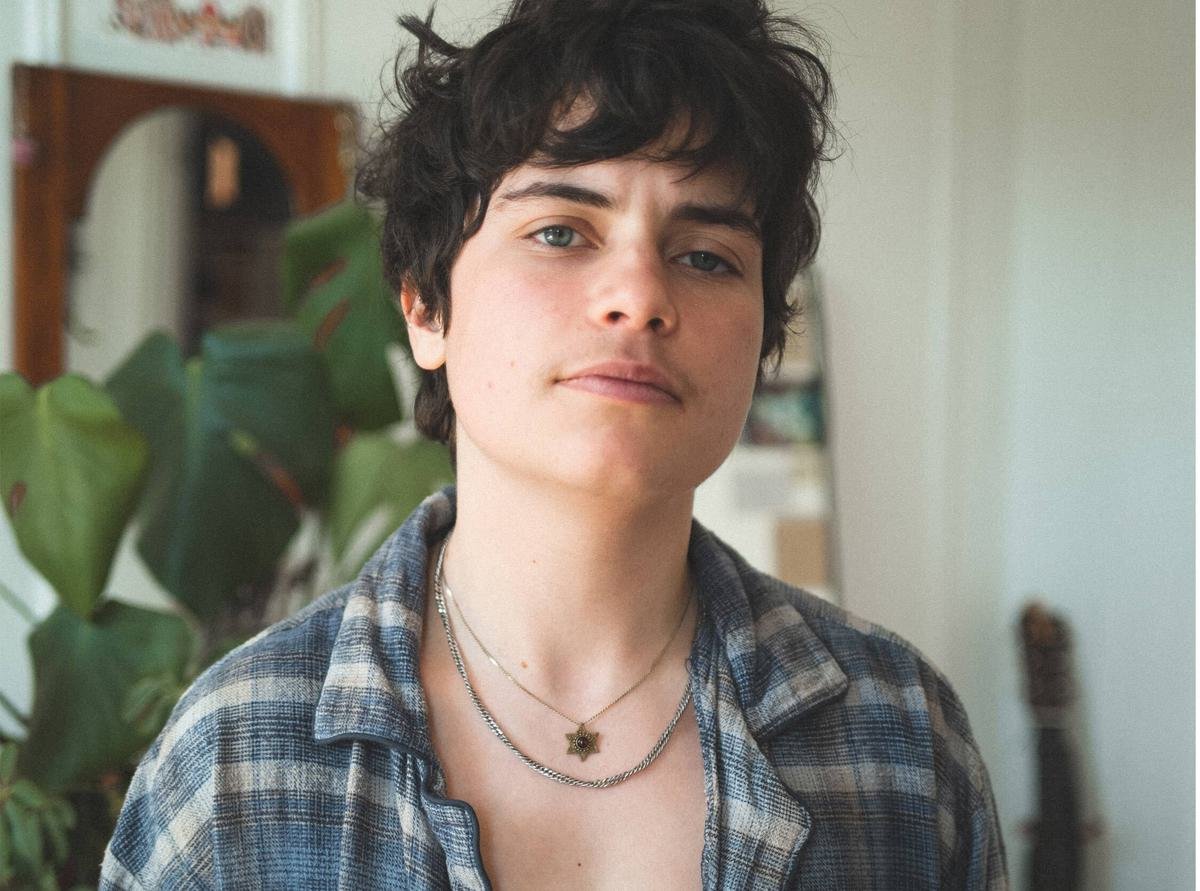 Bells Larsen’s Tour Cancellation Sparks Support Amid Anti-Trans Visa Controversy