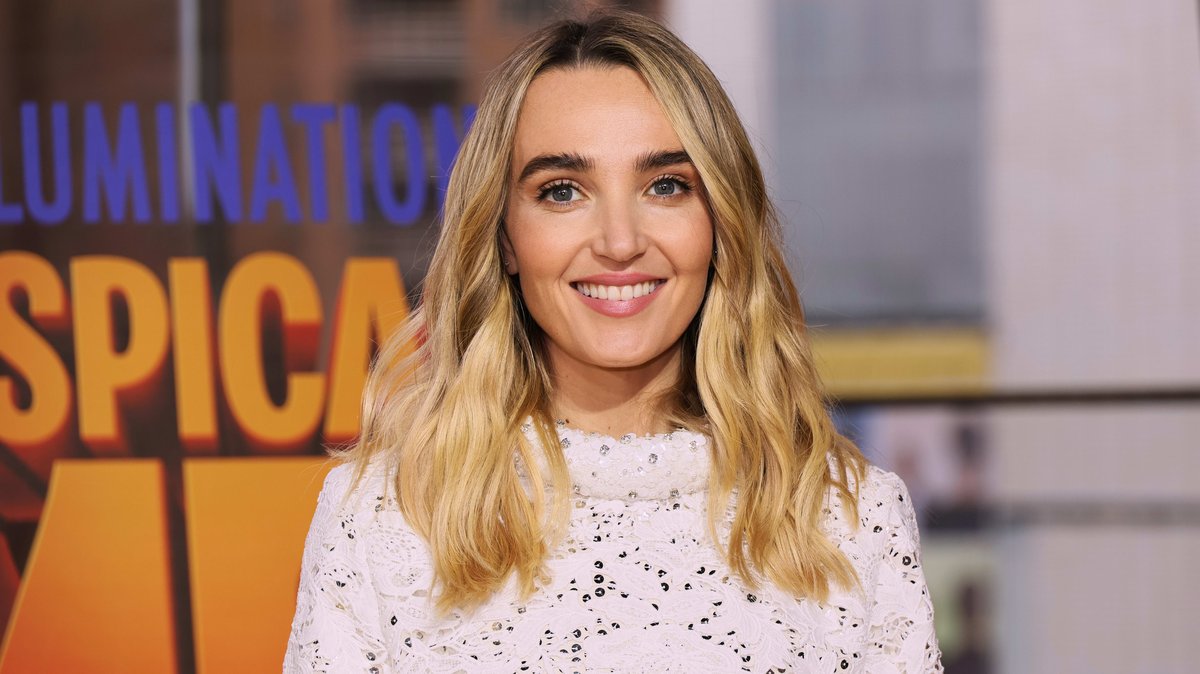 Celebrity Confrontation: Chloe Fineman’s Unexpected Restaurant Showdown Leaves Hollywood Stunned