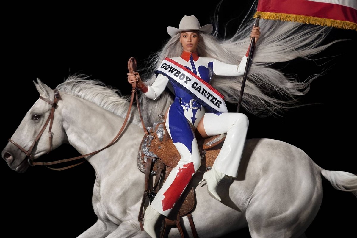 Chaos Erupts as Beyoncé Fans Clash After Cowboy Carter Concert  

3.