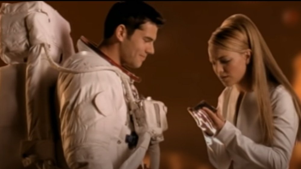 From Space Suits to Scrubs: Eli Swanson’s Inspiring Journey After Britney Spears’ Iconic Video