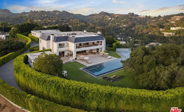 Hollywood Heavyweight Showdown: Ben Affleck’s Mansion Price War with Jennifer Lopez Heats Up