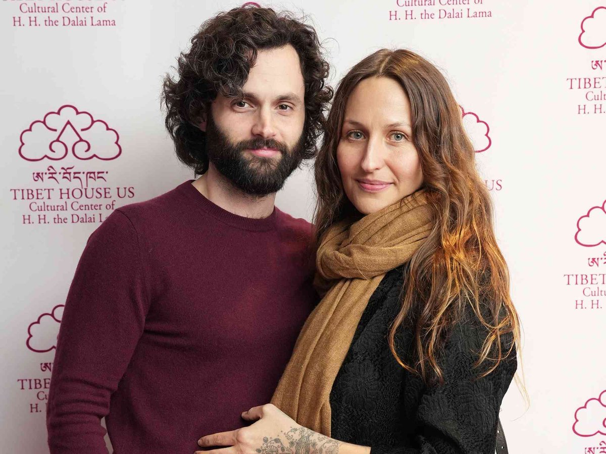 Hollywood’s Cutest Couple Drops Major Baby Bump Bombshell at Red Carpet Premiere