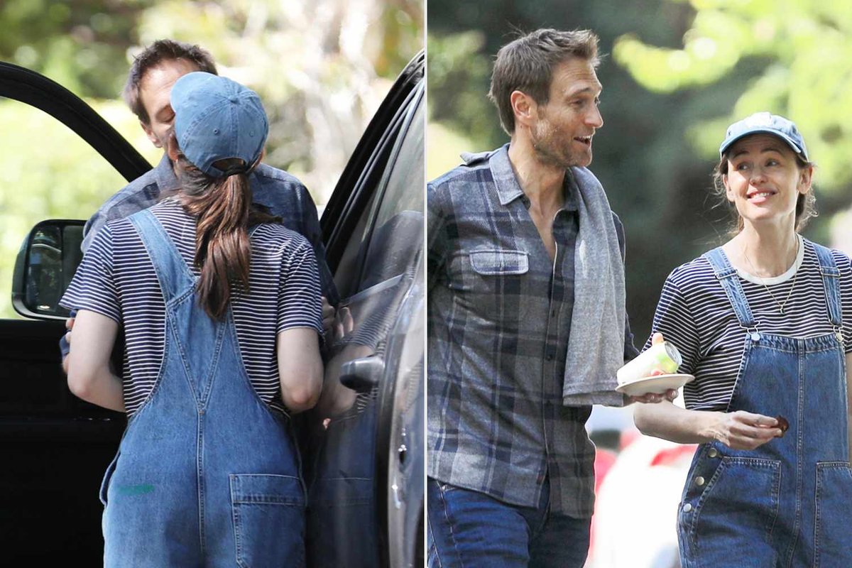 Jennifer Garner & John Miller Flaunt Coordinated Denim Kiss Over Easter Weekend
