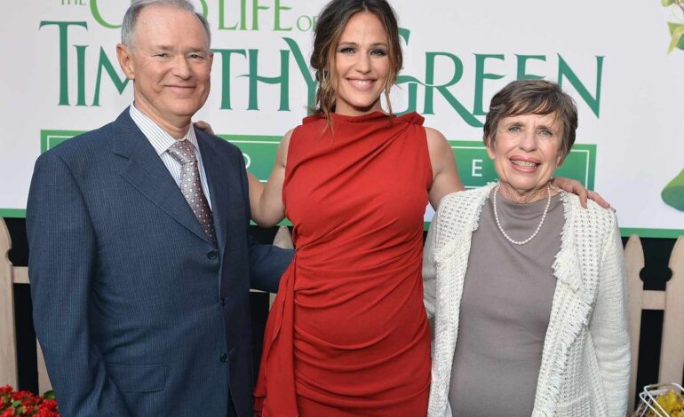 Jennifer Garner Celebrates Her Mom’s Resilience a Year After Tragedy