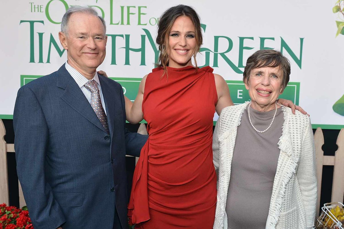 Jennifer Garner Celebrates Her Mom’s Resilience a Year After Tragedy