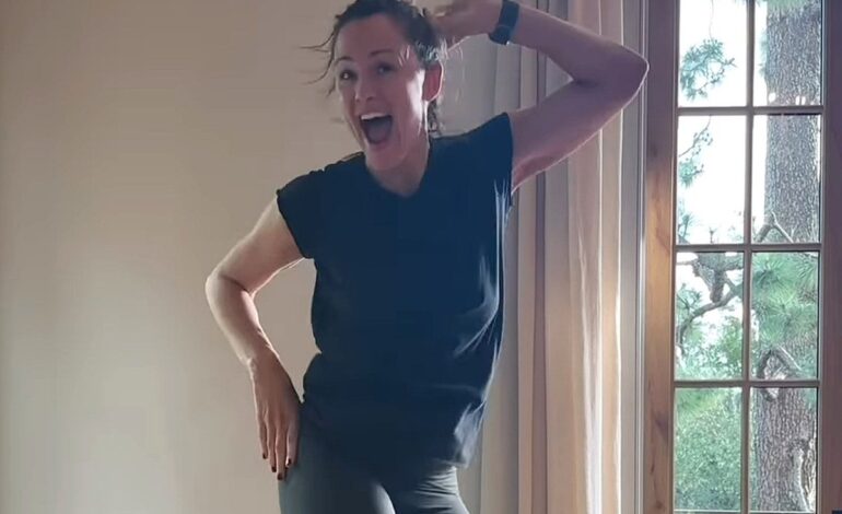 Jennifer Garner’s Box Jump Workout: A Masterclass in Fitness and Irony