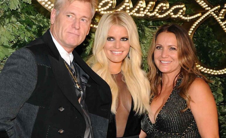 Jessica Simpson’s Snake Semen Rumor: Expert Debunks the Myth