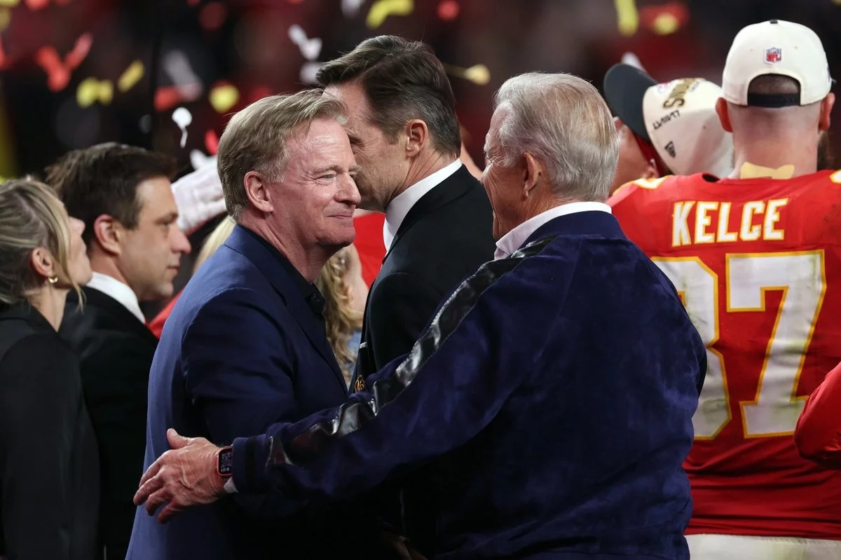 John Elway Mourns Longtime Agent Jeff Sperbeck After Tragic Golf Cart Accident
