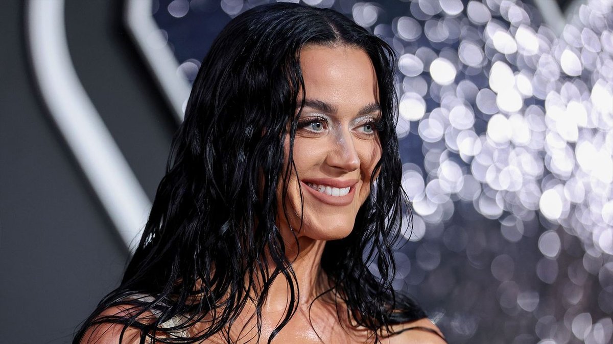 Katy Perry Claps Back: The Controversies That Define Her Career
