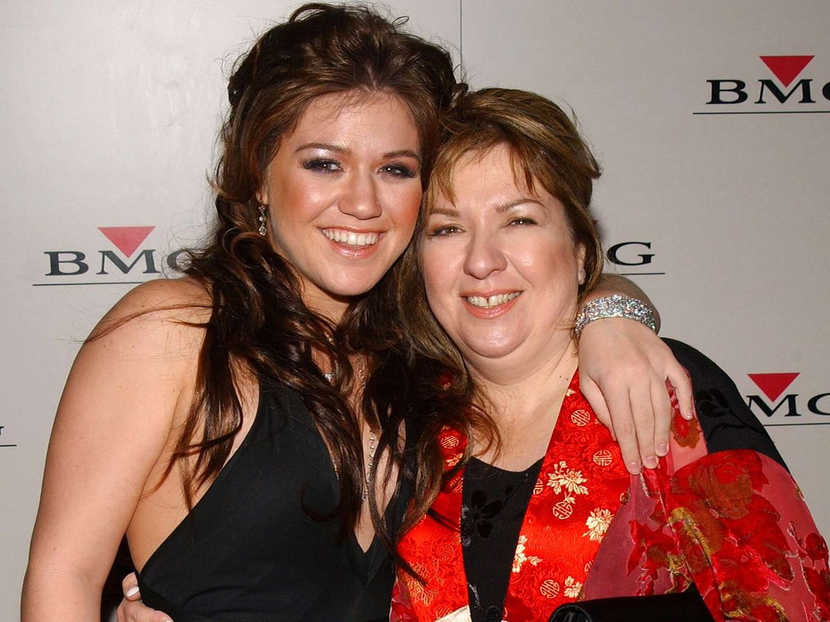 Kelly Clarkson’s Unexpected Moment: When a 9-Year-Old’s Question Transforms Family Dynamics