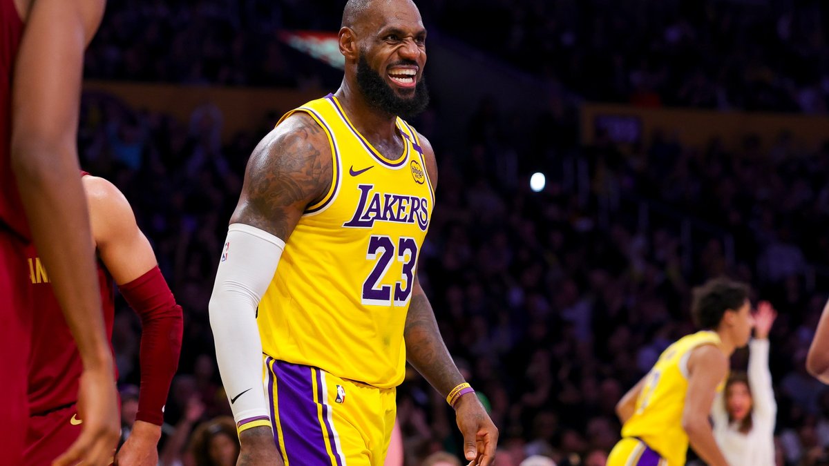 LeBron James’ Playoff Performance: The Flop Heard ‘Round the Basketball World