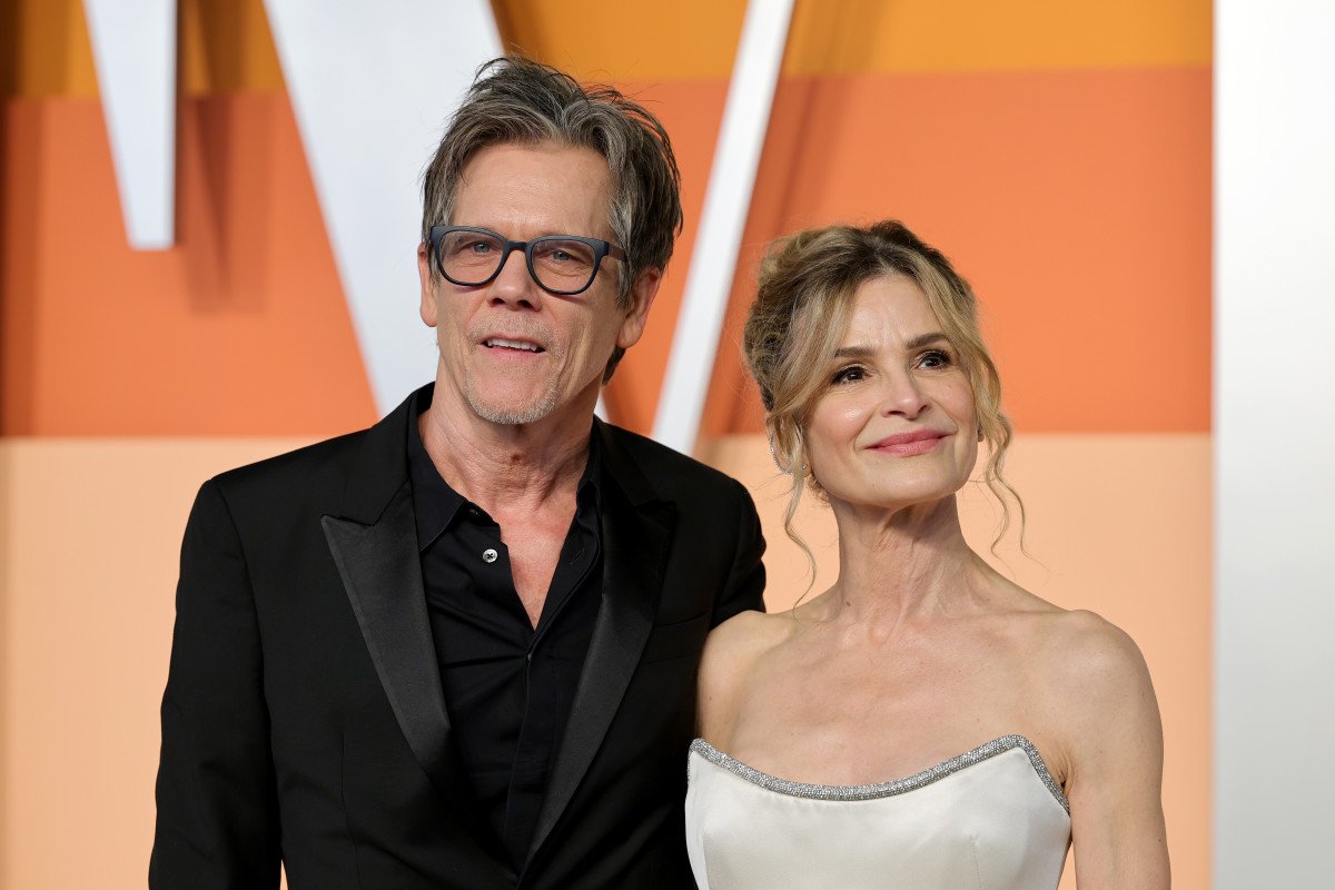 “Lights, Camera, Cadaver: Kevin Bacon’s ‘Wild Things’ Takes a Dark Turn”