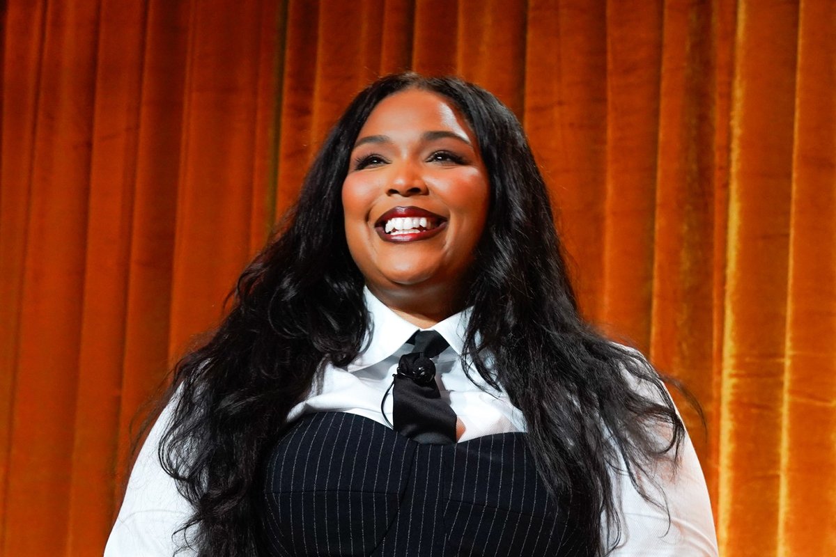 Lizzo Shakes Up Weight Talk with “Weight Release” Mindset