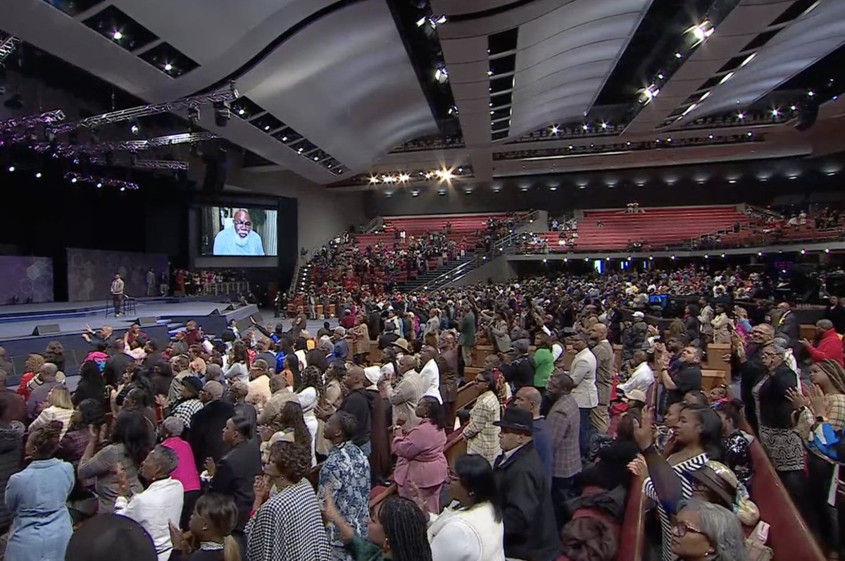 Pastor T.D. Jakes Exits Megachurch: The Unexpected Leadership Shuffle That’s Turning Heads