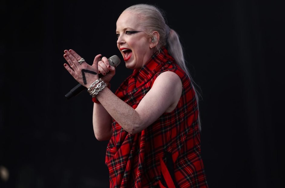 Shirley Manson’s Witty Response to the “Unrecognizable” Critique