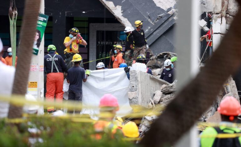 Shocking New Footage Surfaces: Nightclub Guard Issues Life-Saving Warning Before Roof Collapse