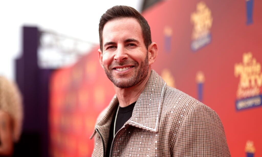 Tarek El Moussa Sets the Record Straight: Hair Myths and Cosmetic Truths Unveiled
