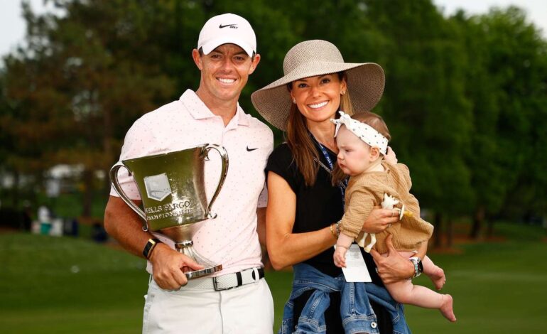 Tiger Woods Cheers Rory McIlroy on Grand Slam Triumph: A Golf Moment to Remember
