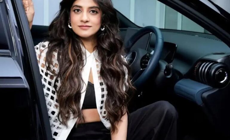 You Won’t Believe How Jasleen Royal Faced the Music at Coldplay Concert
